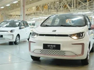 car with sodium-ion battery car with sodium-ion battery