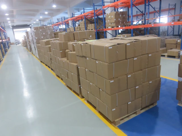 Pogled na fabričko skladište Pogled na fabričko skladište