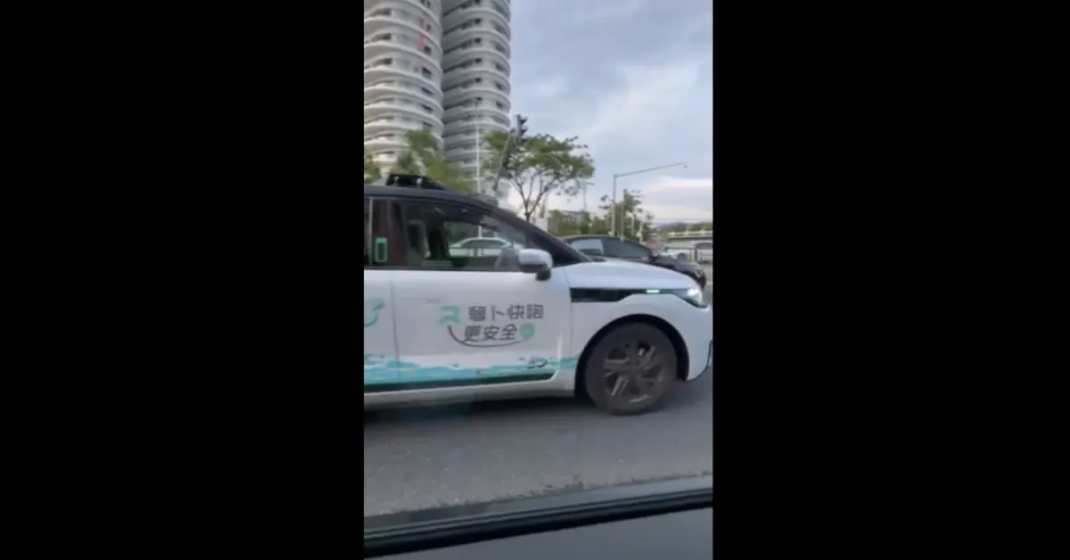Driverless taxi operating in busy Chinese traffic