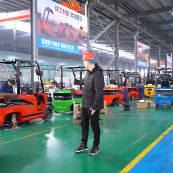 Inspekcija fabrike viljuškara