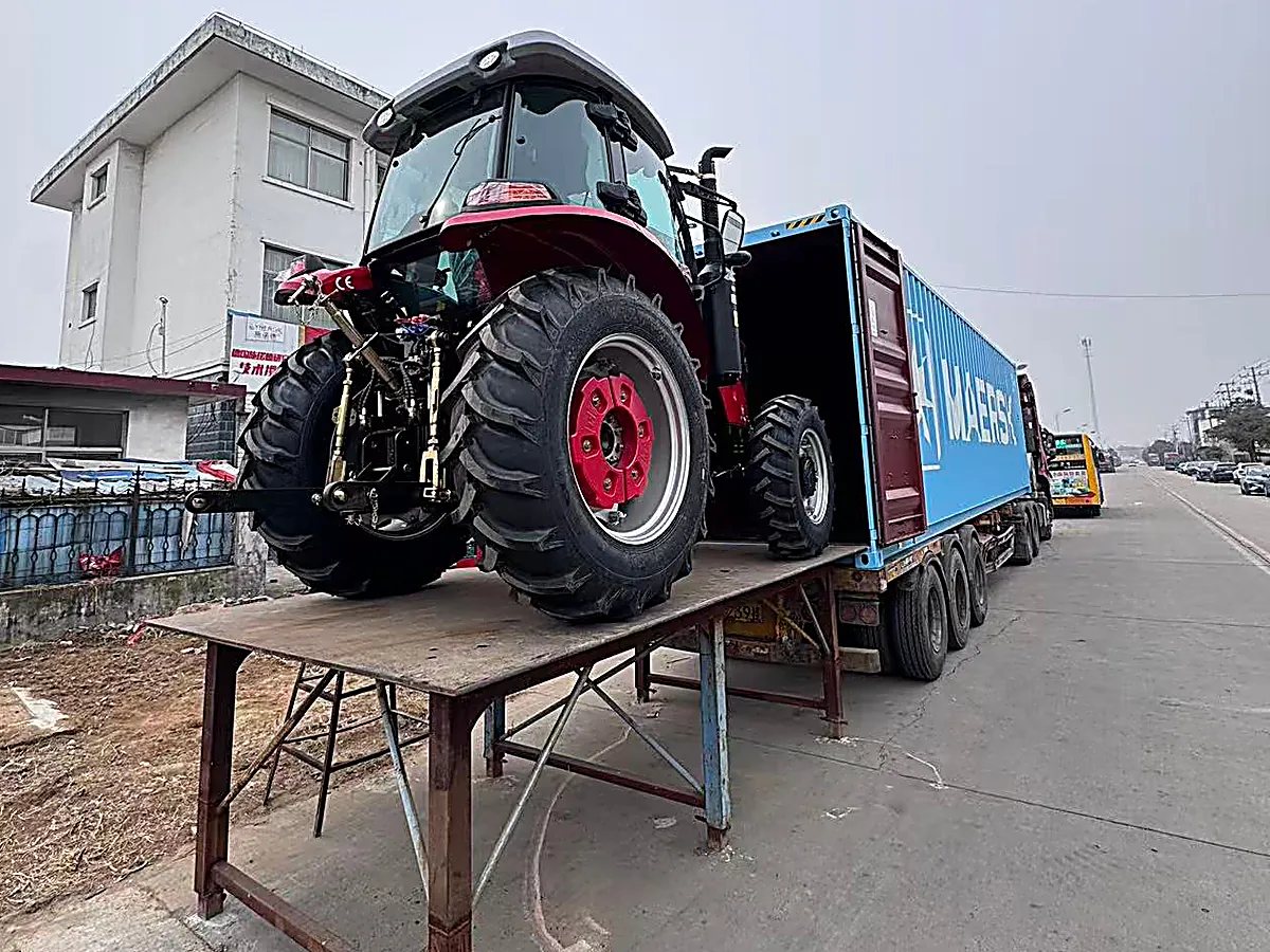 Utovar traktora u kontejner