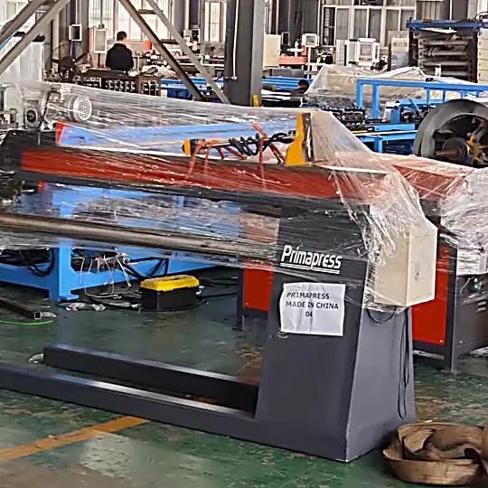 Industrijska mašina pripremljena za izvoz iz fabrike u Kini sa oznakom kupca i zaštitnim pakovanjem