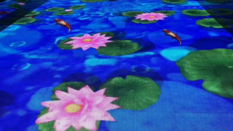 Video shows how the floor visually changes when walking on it